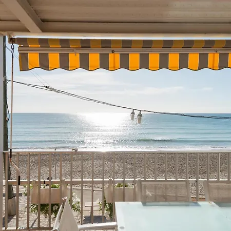 Comodo Frente Al Mar Con Acceso Directo A La Playa - Es-332-6 *